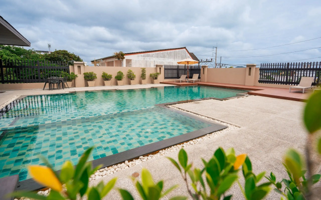 Отель Pink Residence Chalong