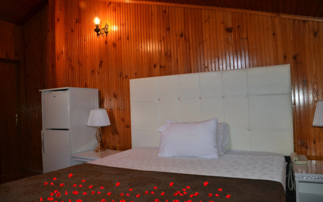 Отель The Lines