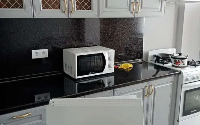 Na Prospekte M. Omarova 18 Flat