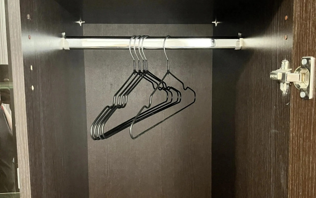 Shikarnaya odnushka vozle Akvaparka Flat