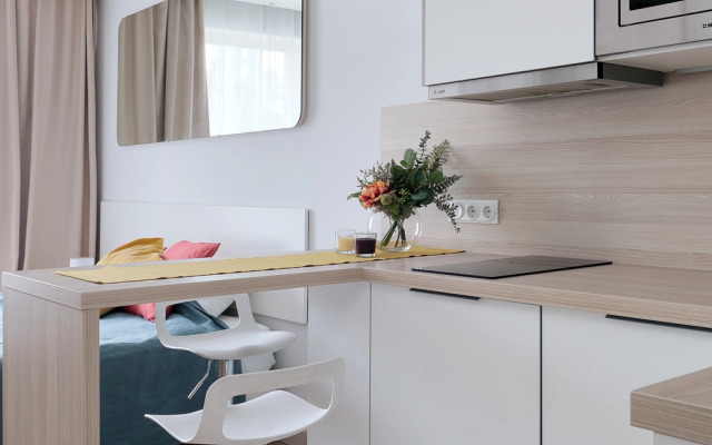Ye's (k) 3037 Apartments