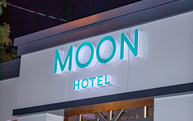 Отель Moon Hotel