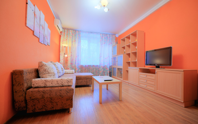 Pyat' Zvezd Komfort Na Ploschadi Revolyutsii Apartments