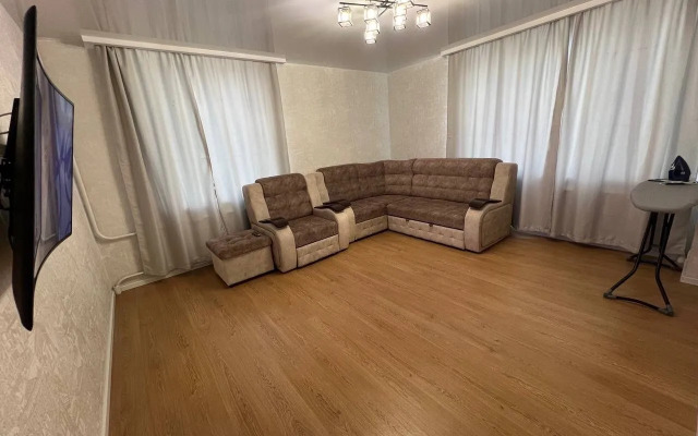 Trekhkomnatnaya Velaskesa 7k5 Flat