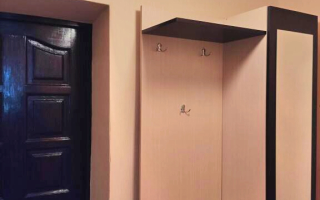 Kvartira Vozle Plazy Selskaya 34