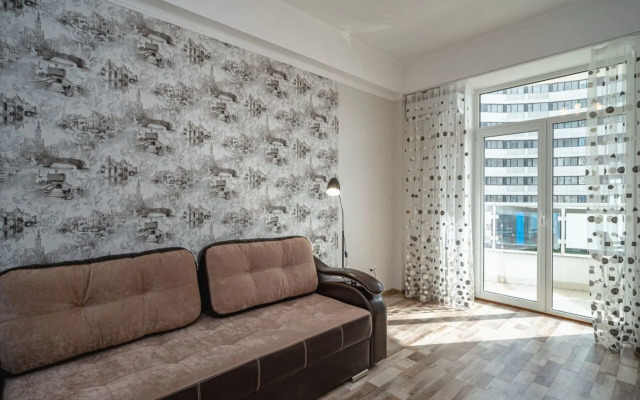 Апартаменты на Ялтинской 12А, ЖК Шато Лувр