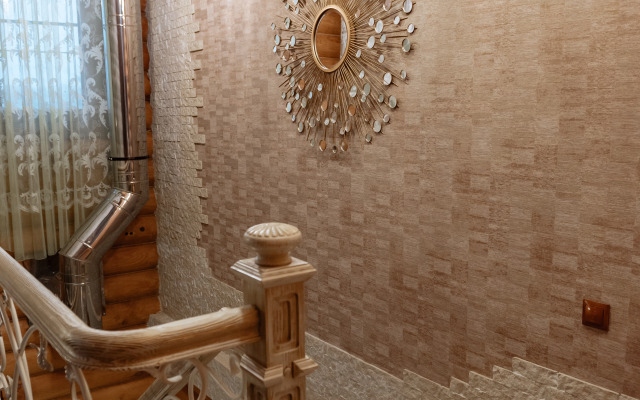 Частный дом на берегу реки