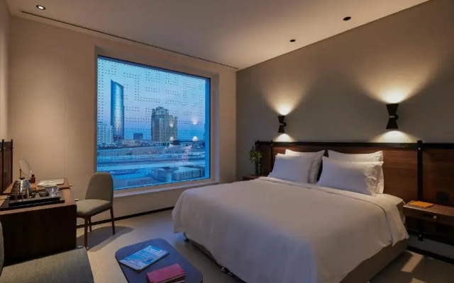 FORM  Dubai, Dubai, a Member of Design s