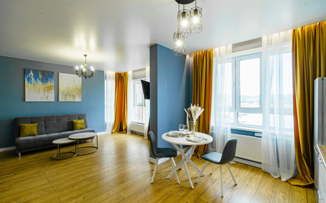 Vidovaya S Panoramnymi Oknami Na Naberezhnoy Reki Flat