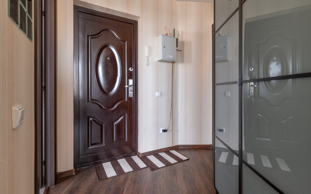 V Sovremennom Dome Pryamo U m.Mezhdunarodnaya Apartments