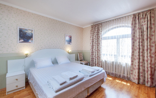 Sem'ya Guest house