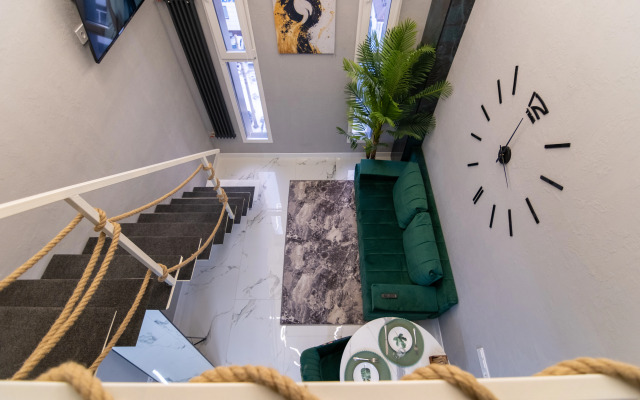 Квартира Hedonism двухэтажная на Московской 34