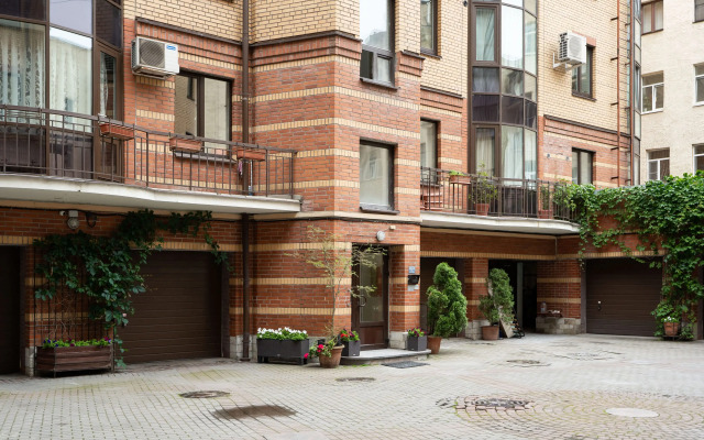 Апартаменты с балконом на набережной канала Грибоедова