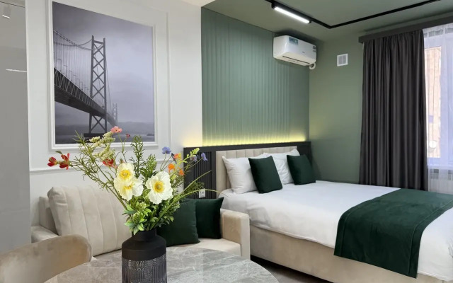Stylish studio next to Malibu pk Apartments