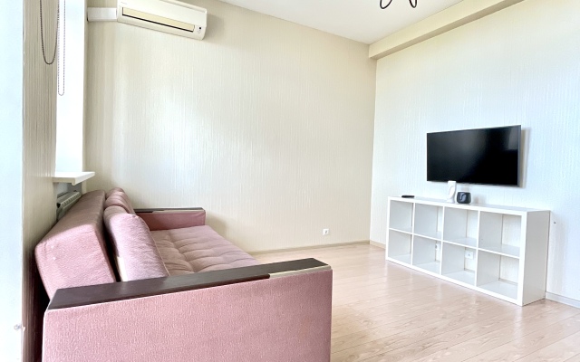 Апартаменты трёхкомнатные в центре города с балконом