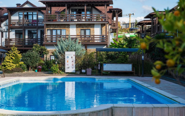 Red Apartments Mandarin Lichi Apartments