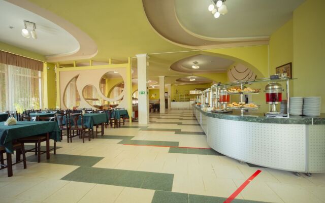 Kurortny Hotel Atelika Gorizont Sudak 2**