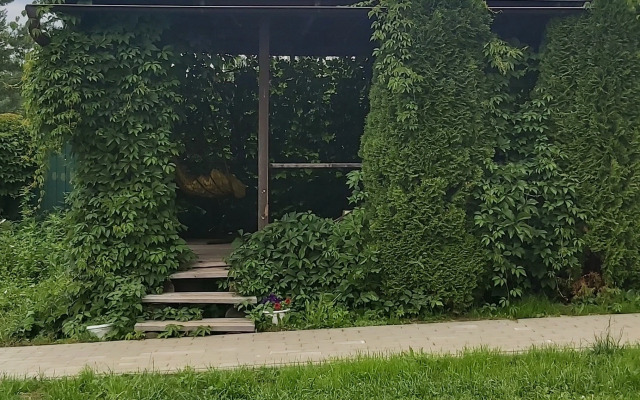 V 5 Minutakh Ot Reki Volgi Private house