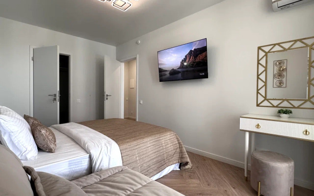 Du Soleil S Terrasoy I Vidom Na Basseyn Apartments