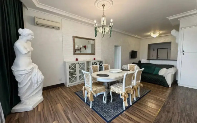 Апартаменты Двухкомнатная Квартира с Видом на Геленджикскую Бухту