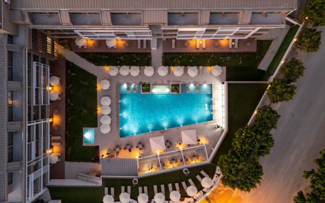 Prive Suite Side & Spa  (Adult Only 16+)