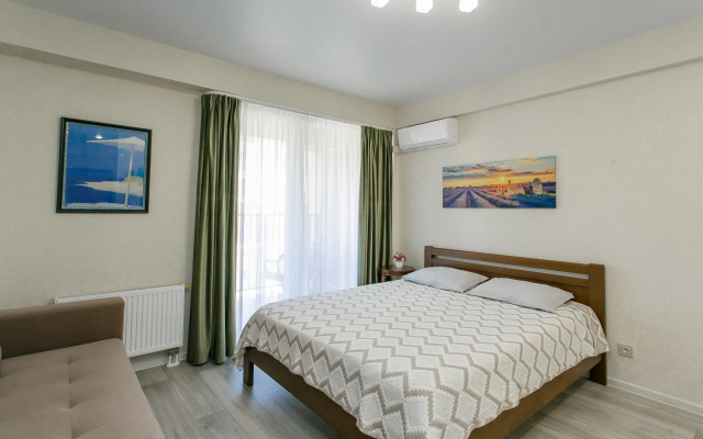 Апартаменты с панорамными окнами на первой береговой