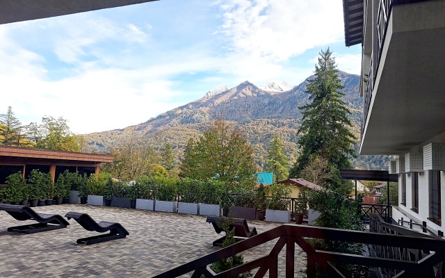 Апартаменты студия Лес бассейн, баня, панорама на горы