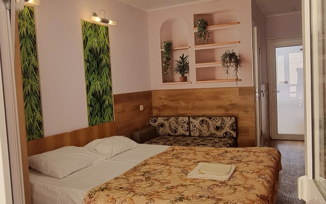 U Plyazha Guest House