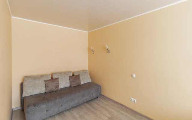U Transportnoy Akademii Flat