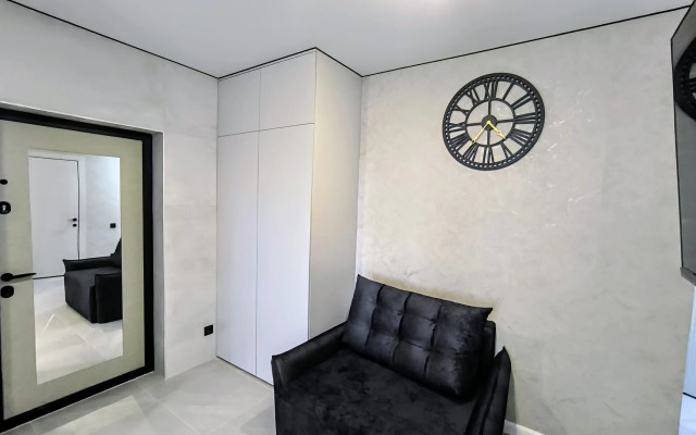 Flat Apartamenty V Tsentre S  Sostvennoy Terrasoy I Parkingom