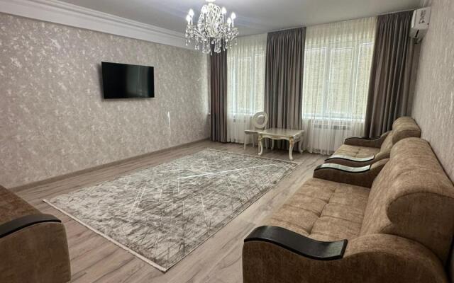 V Novom Chastnom Trekhetazhnom Dome Apartments 2