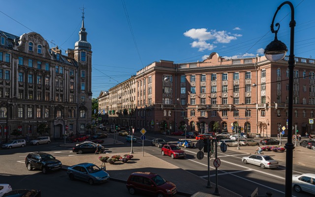 Semeynye S Vidom Na Avstriyskuyu Ploschad Apartments