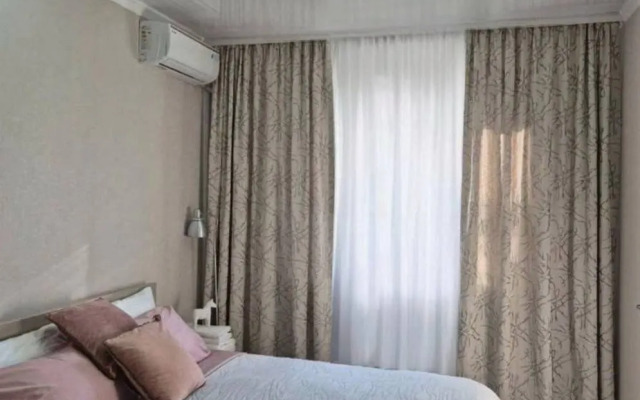 93 Na Prospekte Miru 4 Apartments