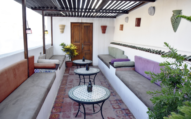 Отель Riad Darzouhour