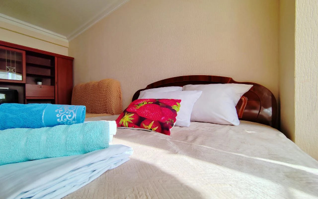 Квартира 2-х комнатная на Жукова 6