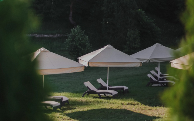Pine River Country Hotel