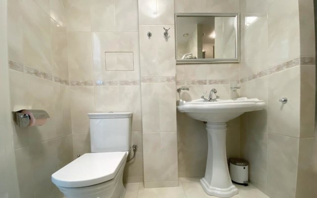 Квартира Piter Apatrments у Эрмитажа (2 спальни, парковка, кондиционер)