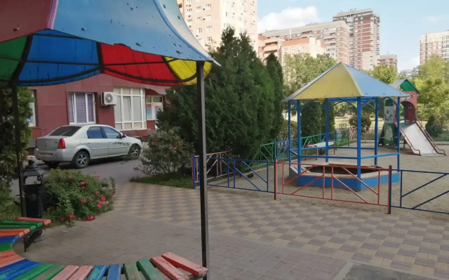 Prestizh near park Galitskogo Apartments