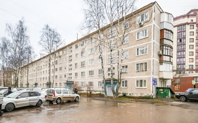 Druzhby 9 Apartments
