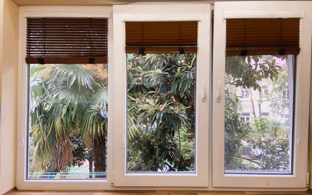 Квартира Уютная в Тихом Центре на Роз 65 10 Минут до Моря