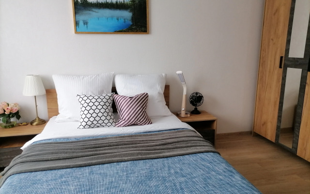 Квартира на Азина 25