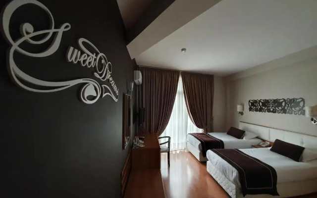 Arvi Hotel