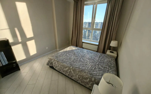 2-Komnatnaya 55m2 Lodzhiya i Parking Flat