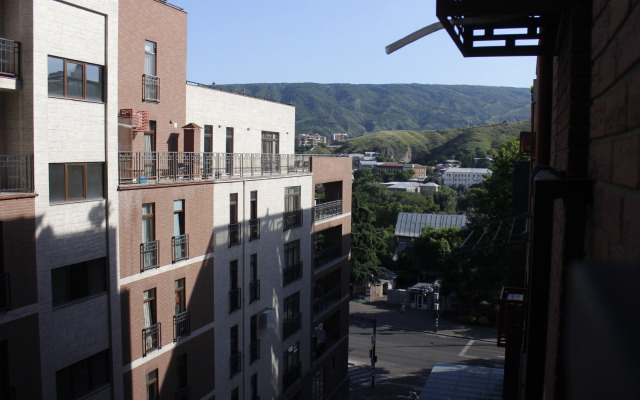 V Serdtse Starogo Tbilisi Flat