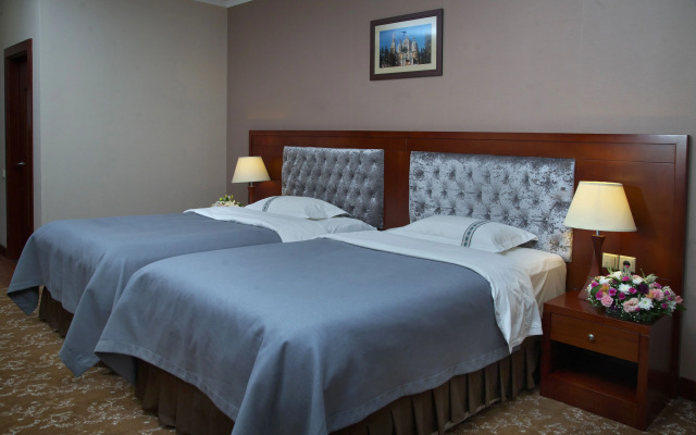 Grand Voyage Hotel
