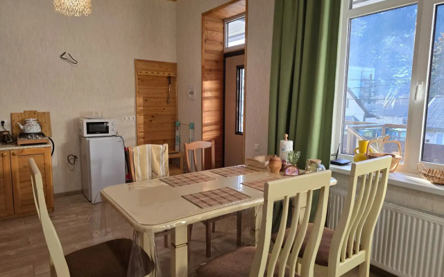 Квартира с видом на горы на улице Энгельса 15