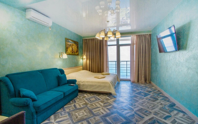 Mirazh Apartments 3