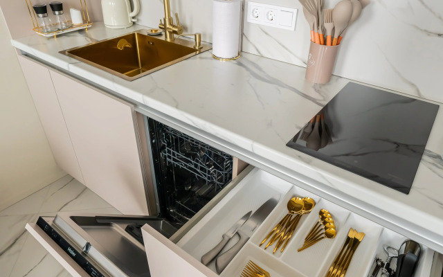 Dizaynerskaya U Zaliva V Zhk Golden Siti Flat