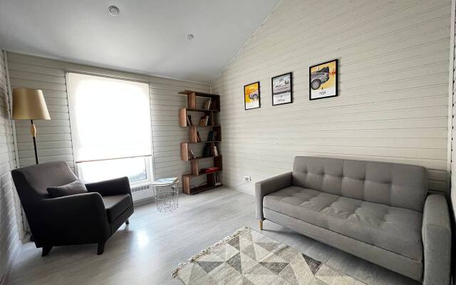 Point 400 Kedrovyj Guest House