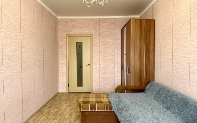 v novostroyke ryadom s khramom Vozneseniya Gospodnya Apartments